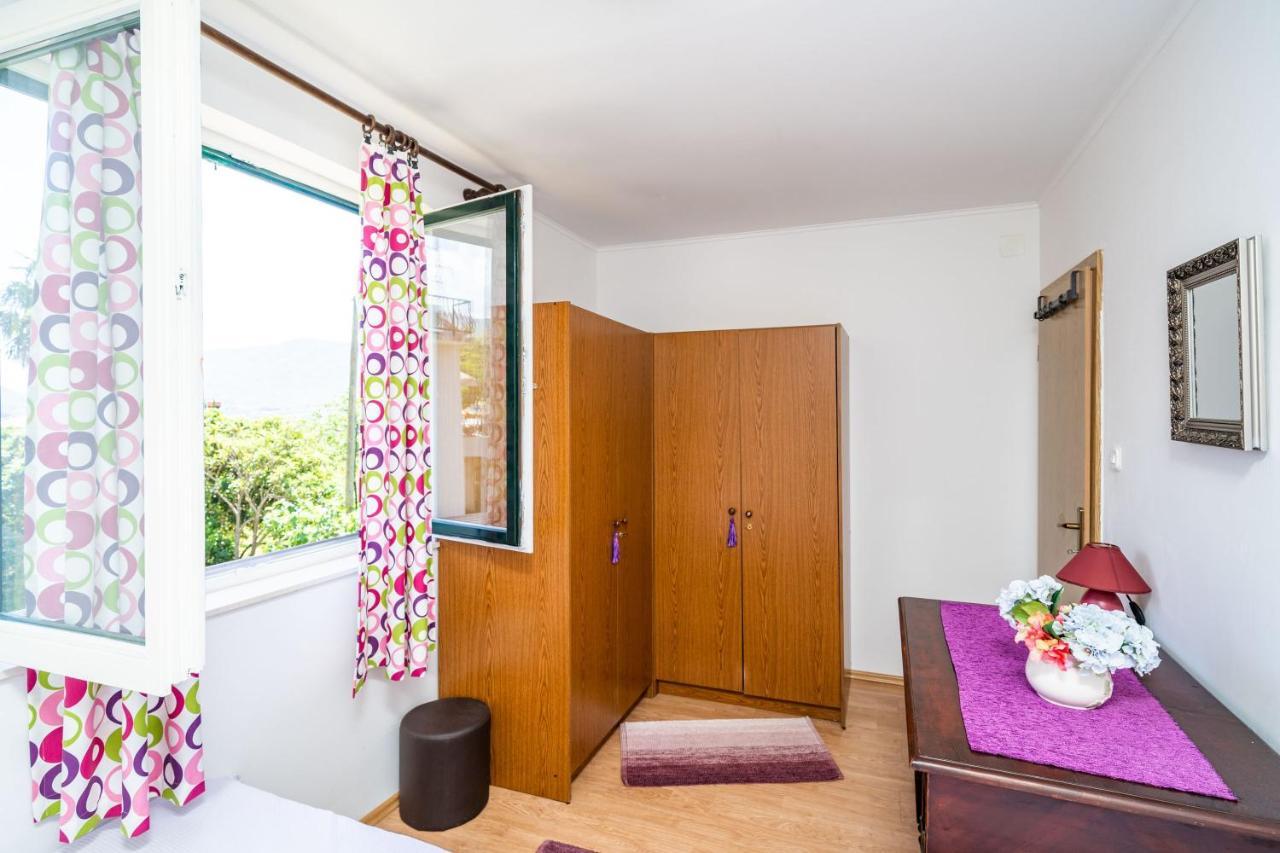 Apartment Laurel Leaf Lovorno Luaran gambar
