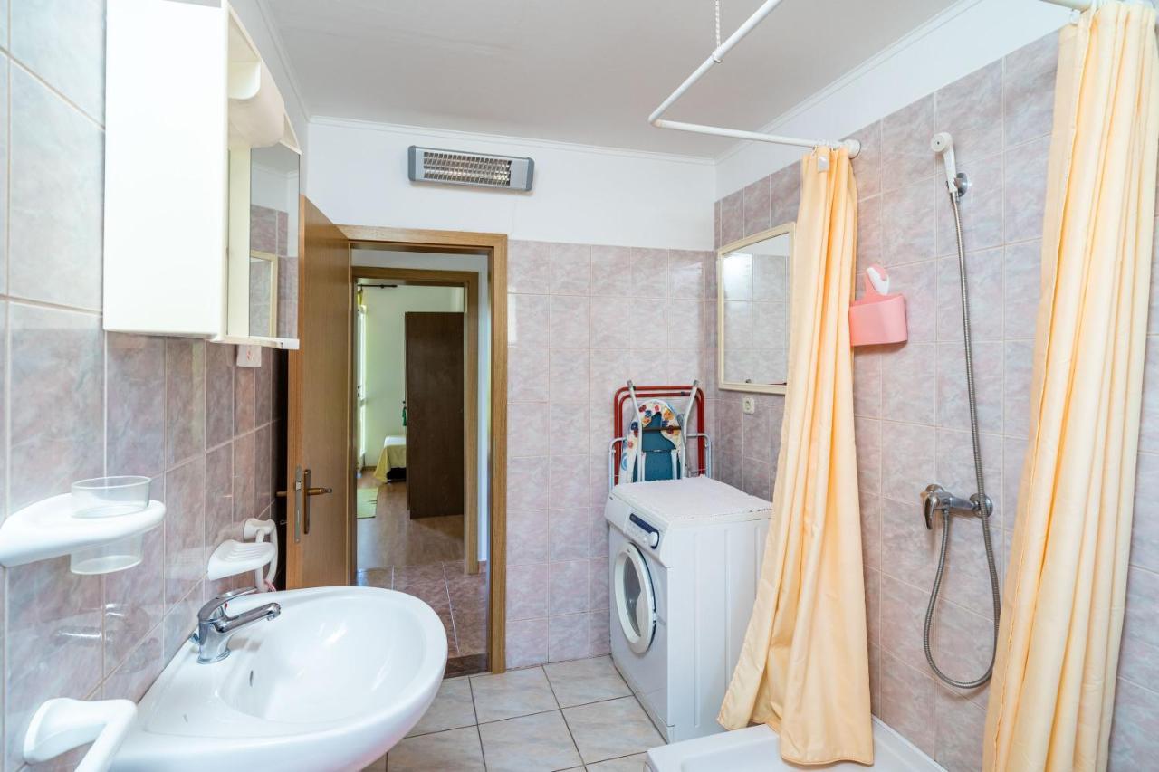 Apartment Laurel Leaf Lovorno Luaran gambar