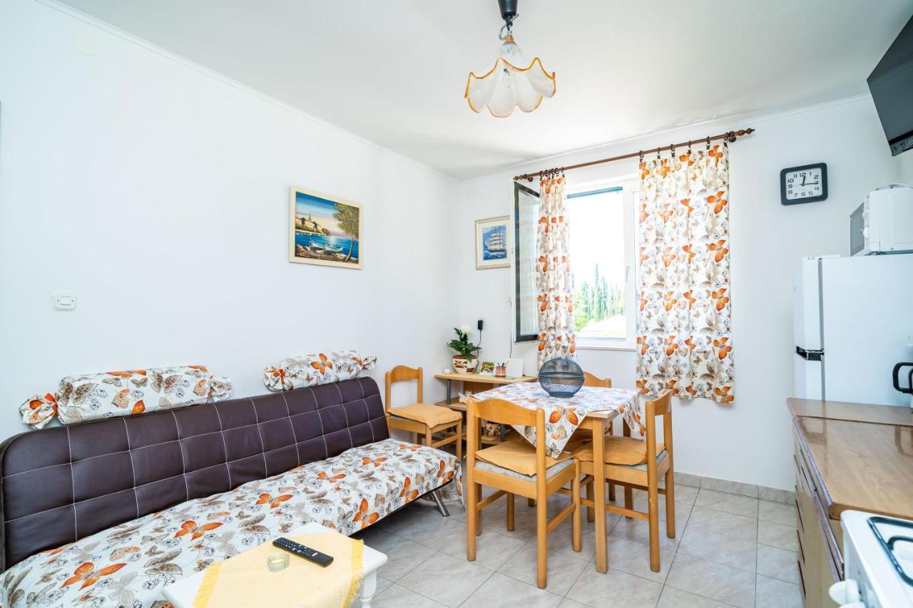 Apartment Laurel Leaf Lovorno Luaran gambar