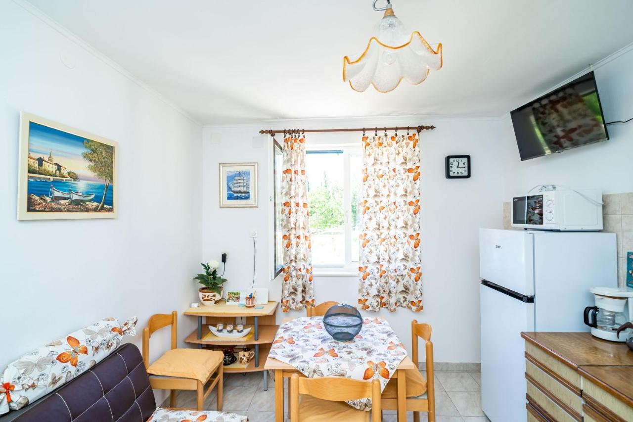 Apartment Laurel Leaf Lovorno Luaran gambar